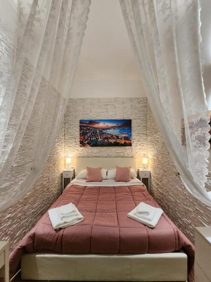 Dream House Apartment เนเปิลส์ ภายนอก รูปภาพ