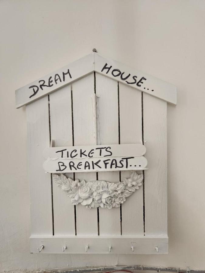 Dream House Apartment เนเปิลส์ ภายนอก รูปภาพ