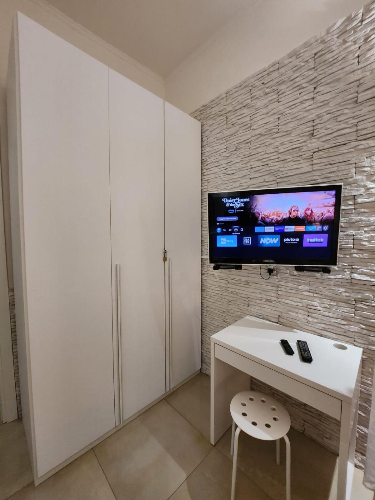 Dream House Apartment เนเปิลส์ ภายนอก รูปภาพ