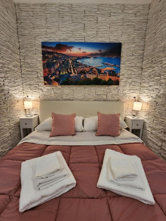 Dream House Apartment เนเปิลส์ ภายนอก รูปภาพ